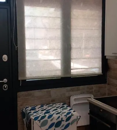 πολυτελεσ στουντιο φαληρο πλησιον ραδιο σιτυ Thessaloniki