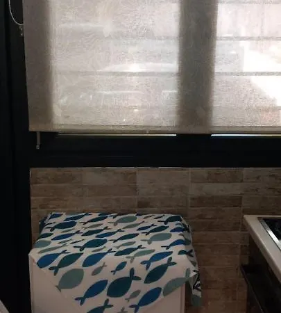 πολυτελεσ στουντιο φαληρο πλησιον ραδιο σιτυ